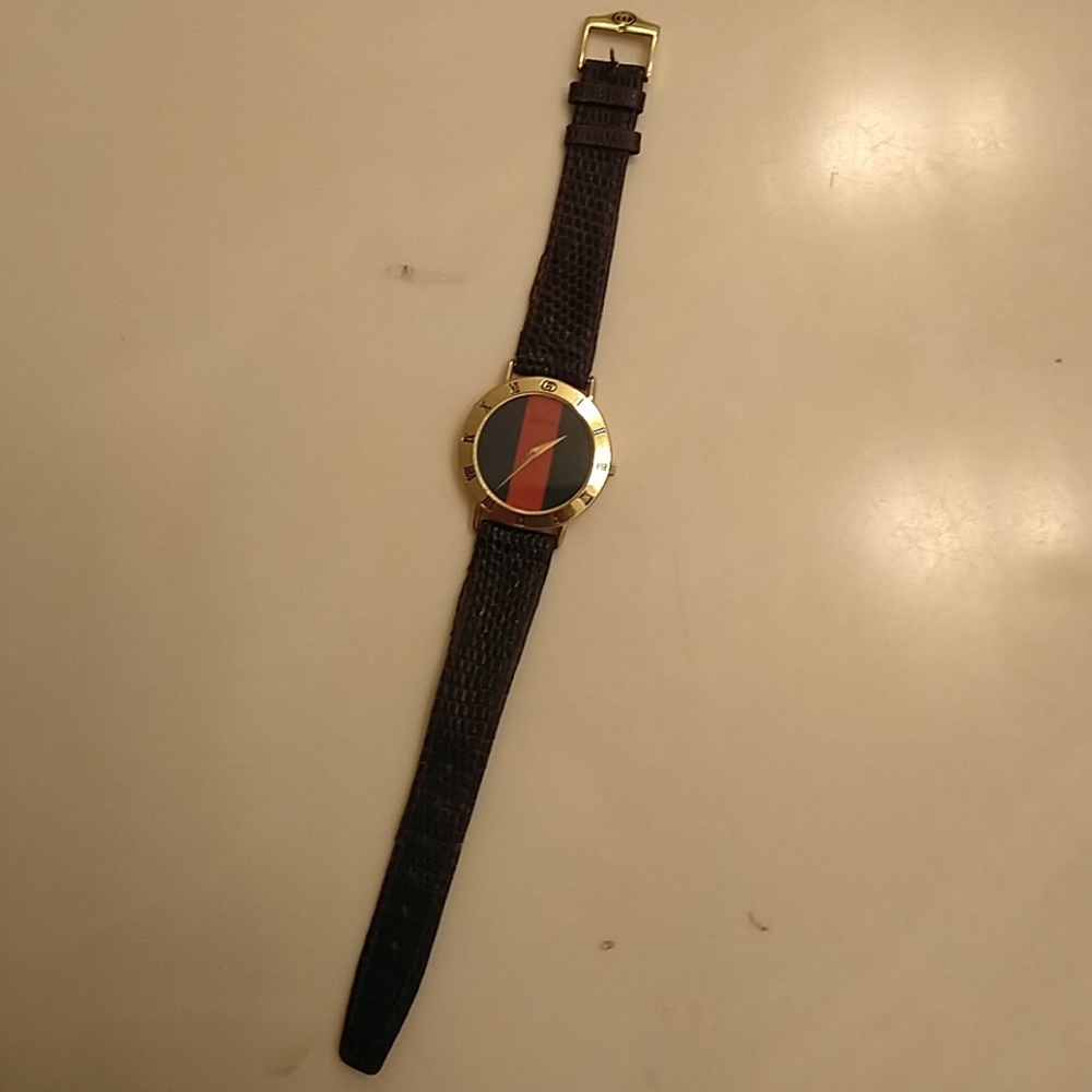 Gucci used vintage watch needs battery